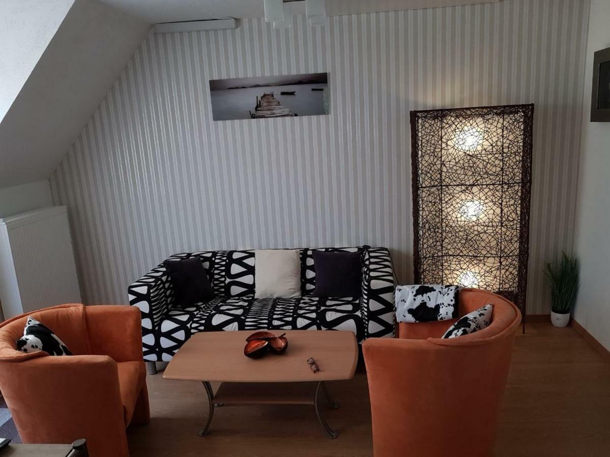 Ferienwohnung Heimathafen Neufolstenhausen Exterior foto